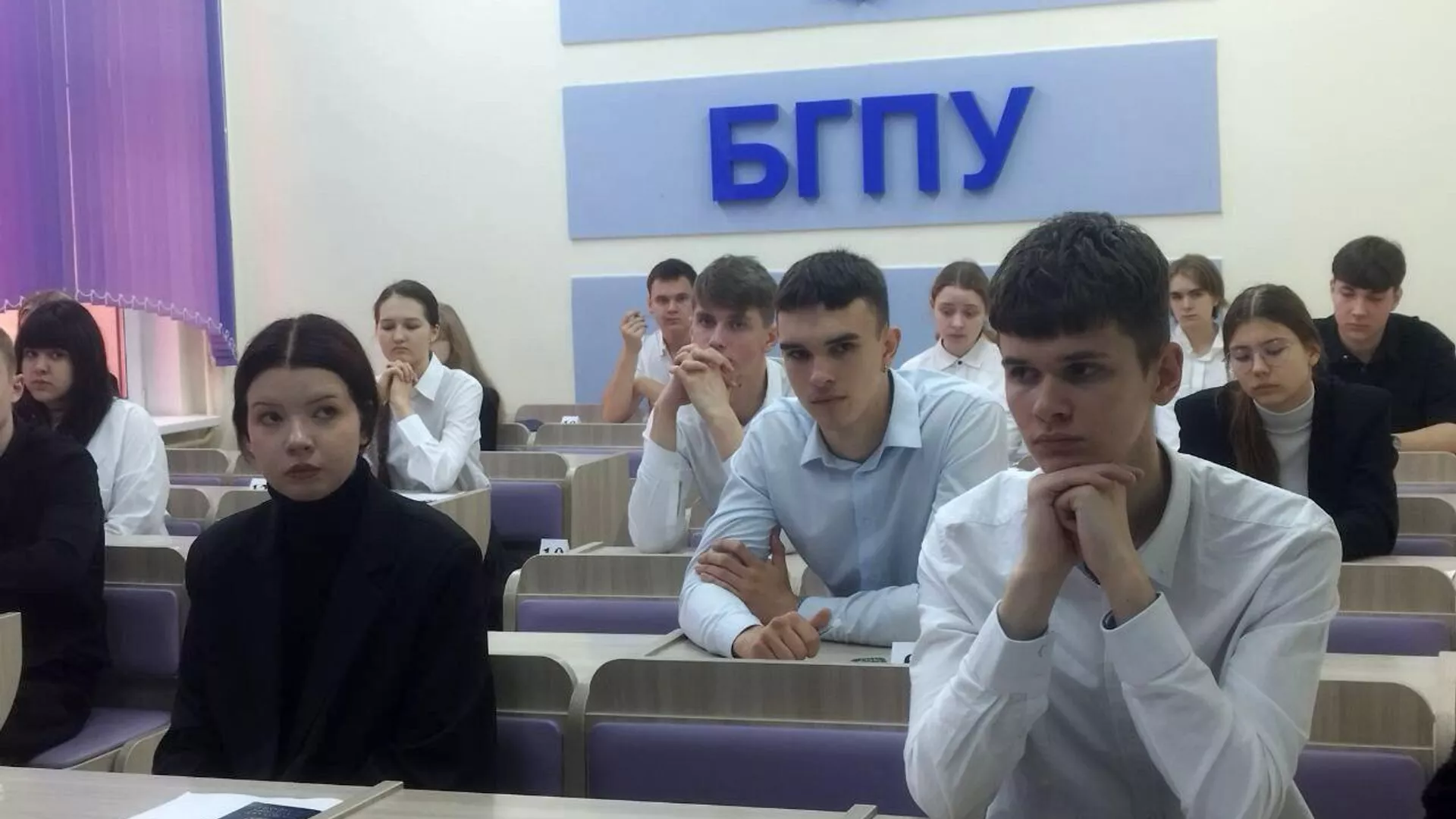 Я больше технарь: выпускники сдают ЦЭ и надеются на лучшее