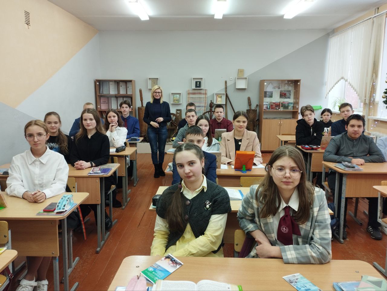 Встреча с учащимися IX класса Кировской средней школы Витебского района