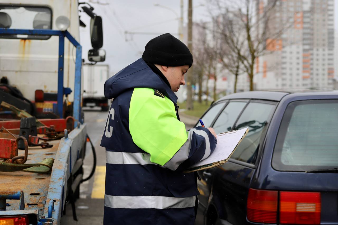 В Минске ГАИ проверила, как водители соблюдают правила стоянки и парковки вблизи школ
