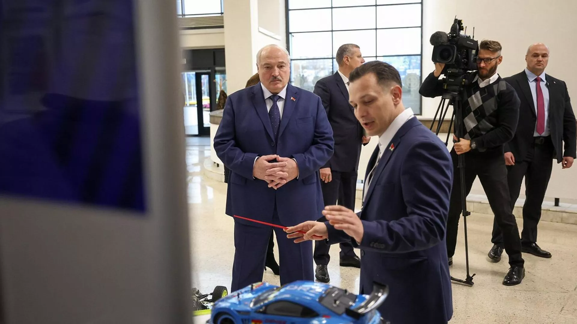 Лукашенко предложил создавать молодежные техноинкубаторы по всей Беларуси