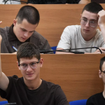 Минобр определил, за что школьники и студенты могут получить денежную премию