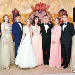 Под звуки праздничного вальса