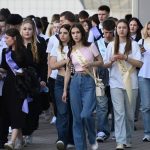 Возложение, концерт и салют: как пройдет республиканский «Последний звонок»