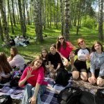 Вместе с другом веселее