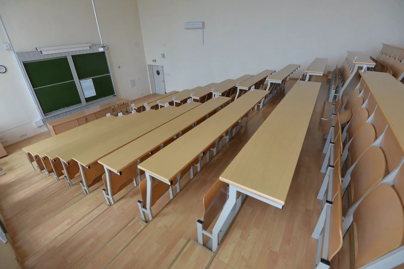 Минобр назвал ориентировочные цифры приема вступительной кампании-2024