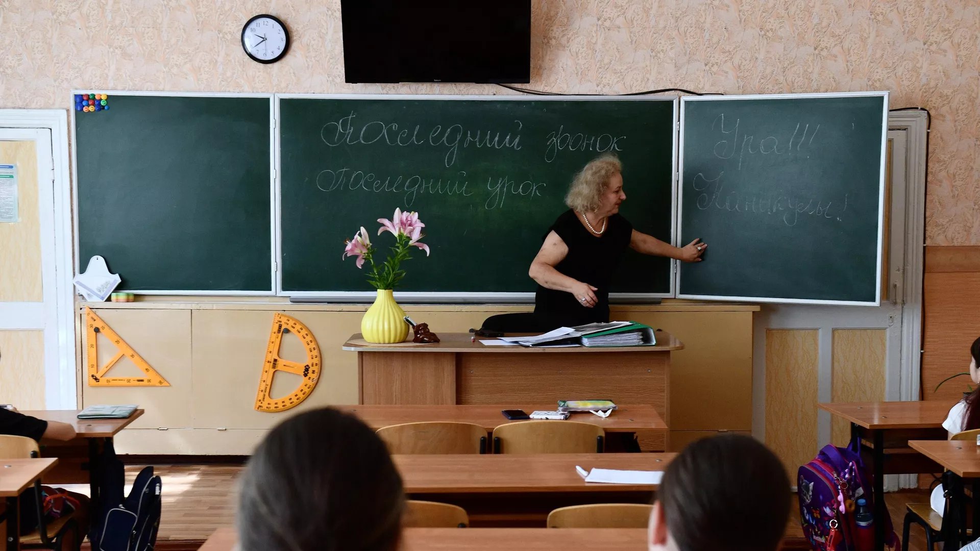 Министр образования высказался о сокращении 10-х базовых классов в школах