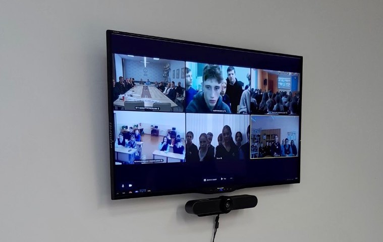 Онлайн рекламная акция «Поступай правильно» с учащимися школ Ушачского района