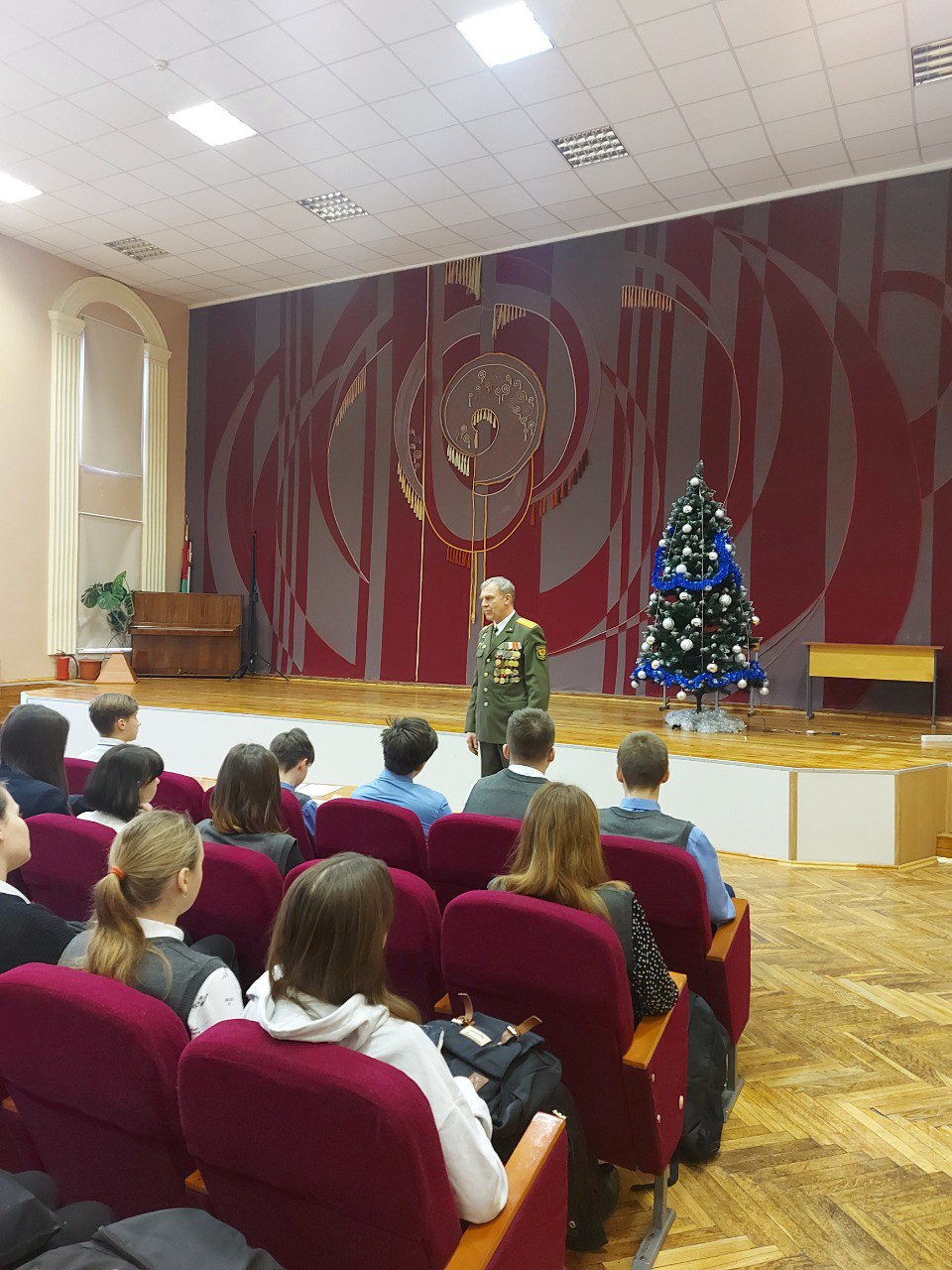 Новый взгляд на сотрудников Лицея