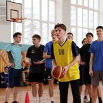 «А ну-ка, юноши!»