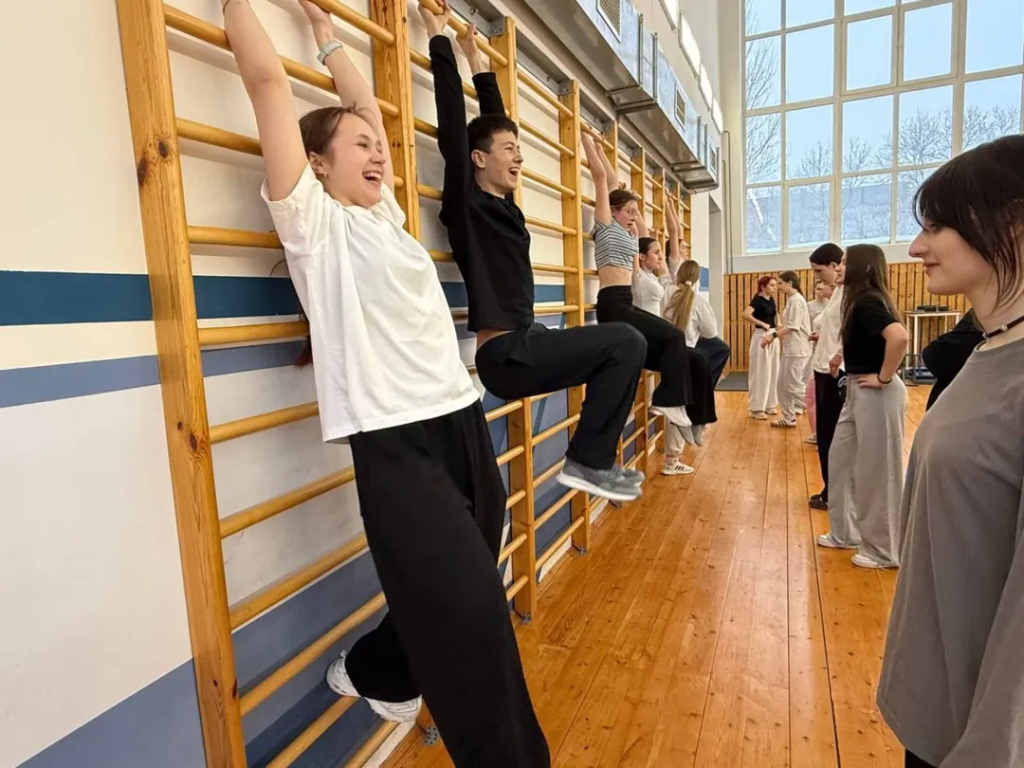 get (4).jpg get (4).jpg