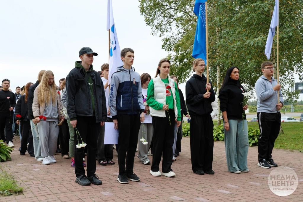 1758623808786 (1).jpg