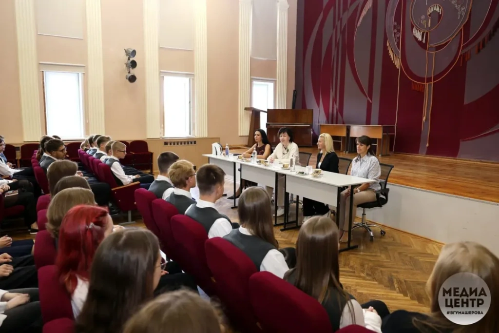 С ректором о самом главномСегодня ректор ВГУ профессор Валентина Васильевна Богатырёва в (8).jpg