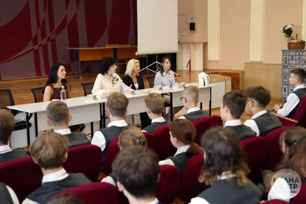 С ректором о самом главномСегодня ректор ВГУ профессор Валентина Васильевна Богатырёва в (1).jpg