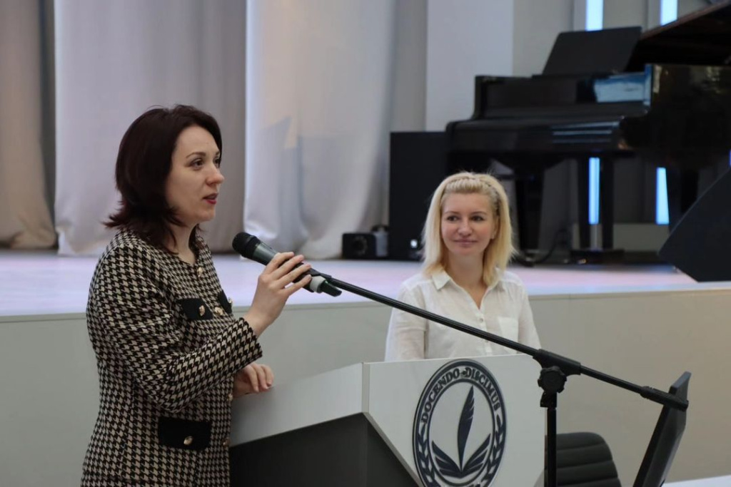 День открытых дверей Уже менее чем через два месяца начнётся новая приёмная кампания и наш Лицей@lyceum.vsu гостеприимно распахнёт свои двери перед теми кто готов пройти вступительных испытания и пополнить д (2).png