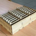 За парту без гаджетов: куда будут прятать смартфоны школьников (видео)