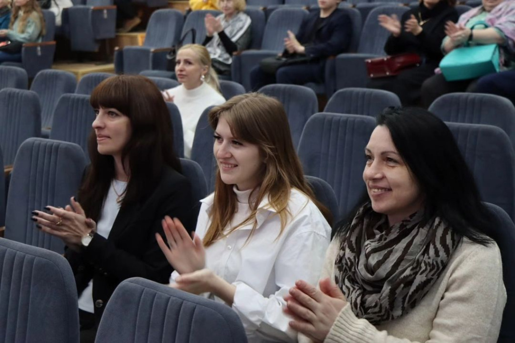 День открытых дверей Уже менее чем через два месяца начнётся новая приёмная кампания и наш Лицей@lyceum.vsu гостеприимно распахнёт свои двери перед теми кто готов пройти вступительных испытания и пополни (8).png